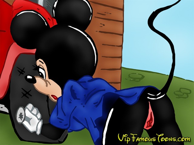 Goofy Cartoon Sex - Mickey Mouse confused sex - VipFamousToons.com